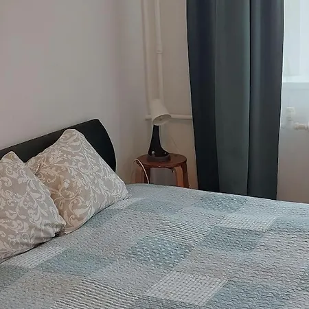 Cozy Free Street Parking Further Center