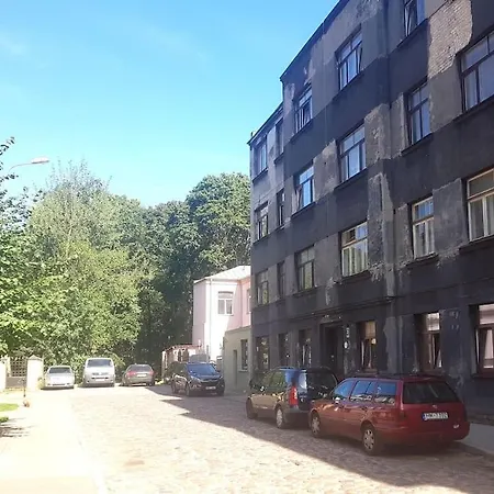 Cozy Free Street Parking Further Center