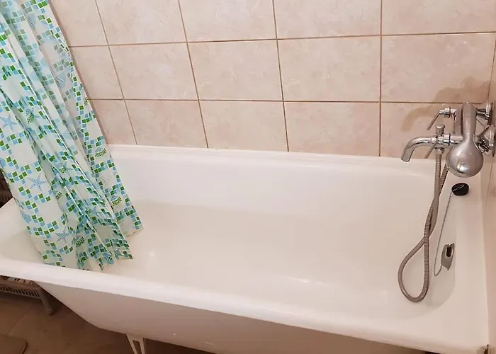 Cozy Free Street Parking Further Center * Riga