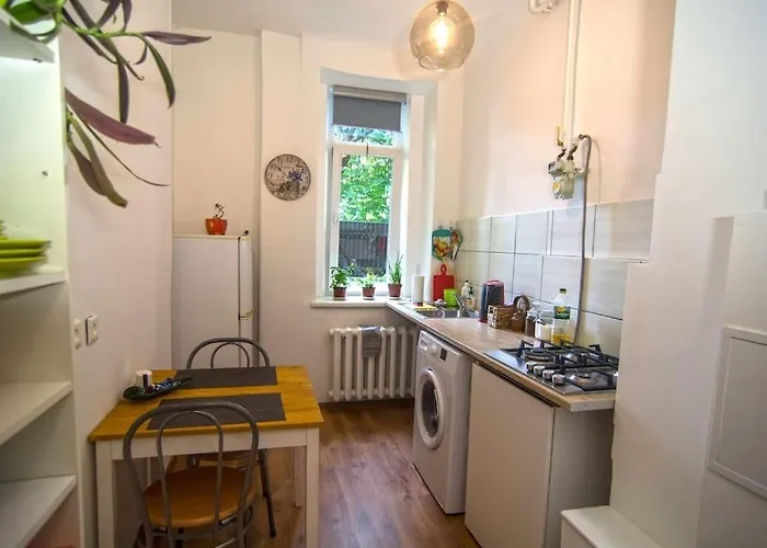 Cozy Free Street Parking Further Center