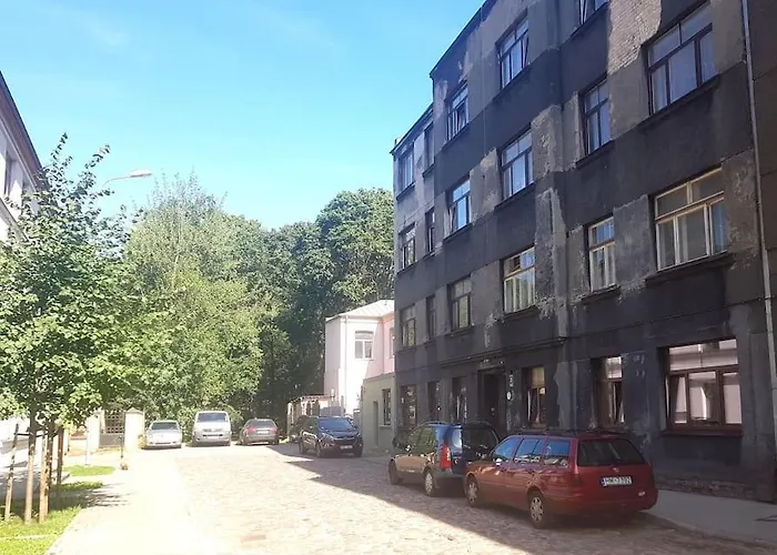 Cozy Free Street Parking Further Center